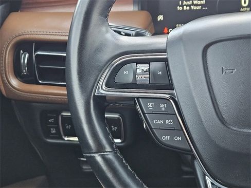 Certified 2023 Lincoln Nautilus Reserve image 27