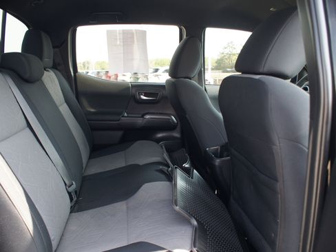 Used 2023 Toyota Tacoma TRD Sport AWD/4WD image 20