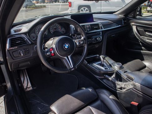Used 2018 BMW M4 Convertible w/ Competition Package RWD image 25
