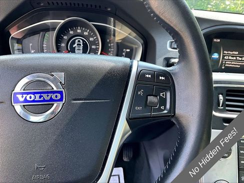 Used 2017 Volvo S60 T5 Dynamic AWD/4WD image 17