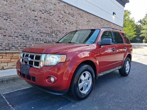 Used 2011 Ford Escape XLT FWD image 1