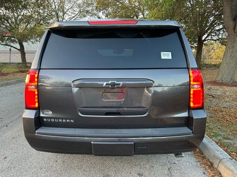 Used 2017 Chevrolet Suburban LT w/ LT Signature Package image 4