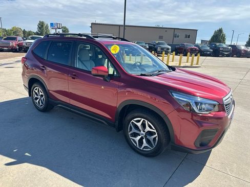 Used 2019 Subaru Forester Premium AWD/4WD image 40