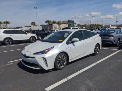 Used 2022 Toyota Prius XLE image 5