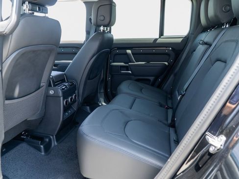 New 2025 Land Rover Defender 110 X-Dynamic SE image 28