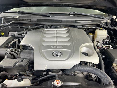 Used 2018 Toyota Land Cruiser w/ Carpet Mat Package AWD/4WD image 33