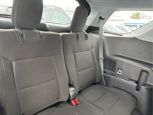 Used 2023 Ford Explorer XLT image 30