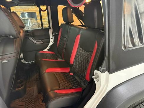 Used 2018 Jeep Wrangler Unlimited Sport S AWD/4WD image 24