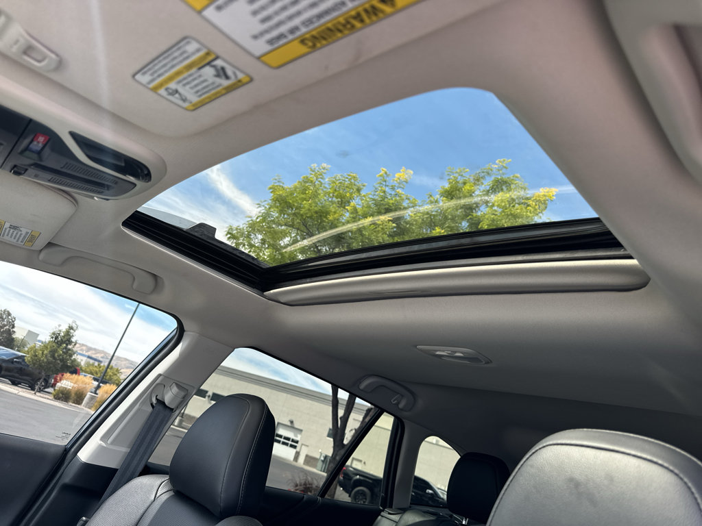 Used 2025 Subaru Outback Touring XT AWD/4WD image 14