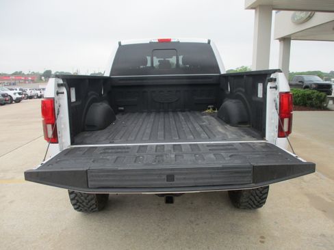 Used 2018 Ford F150 Lariat w/ Equipment Group 502A Luxury image 13