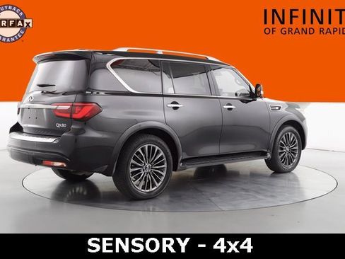 Used 2024 INFINITI QX80 Sensory image 3