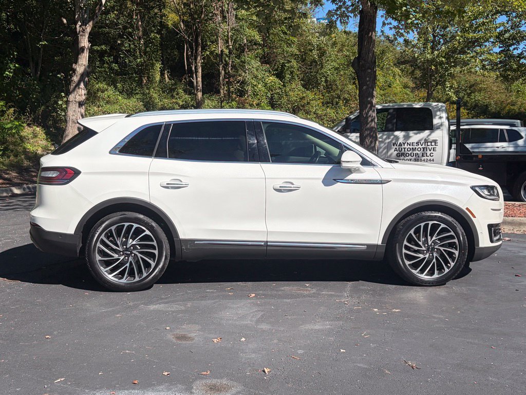 Used 2020 Lincoln Nautilus Reserve w/ Equipment Group 201A FWD image 2
