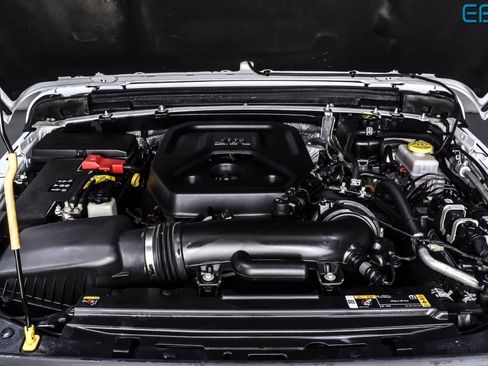 Used 2025 Jeep Wrangler Unlimited Rubicon w/ Convenience Group image 11