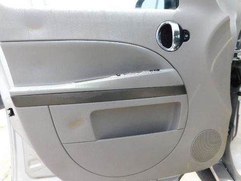 Used 2009 Chevrolet HHR LS image 11