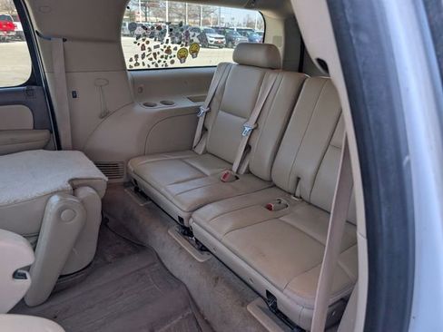 Used 2010 Chevrolet Suburban LTZ image 16