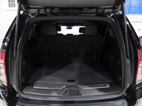 Used 2021 Chevrolet Suburban Z71 AWD/4WD image 29