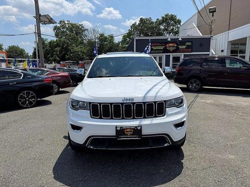 Used 2018 Jeep Grand Cherokee Limited image 2