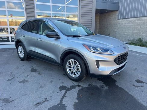 Used 2022 Ford Escape SE w/ Convenience Package image 3