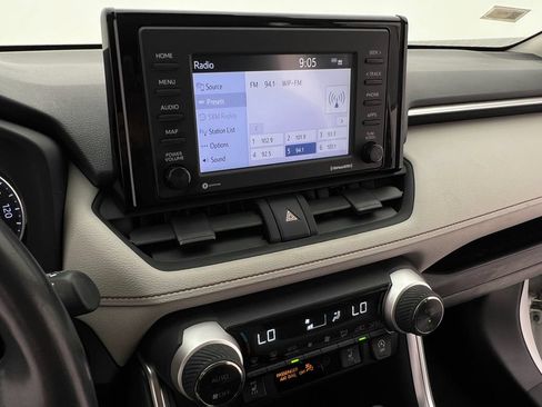 Used 2020 Toyota RAV4 XLE w/ XLE Grade Weather Package AWD/4WD image 19