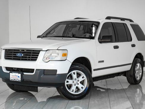 Used 2006 Ford Explorer XLS image 4
