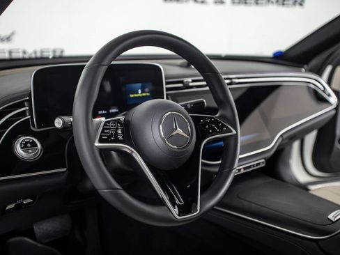 Used 2025 Mercedes-Benz E 450 4MATIC Sedan w/ Driver Assistance Package image 16