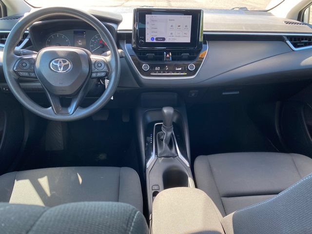 Used 2025 Toyota Corolla LE FWD image 5