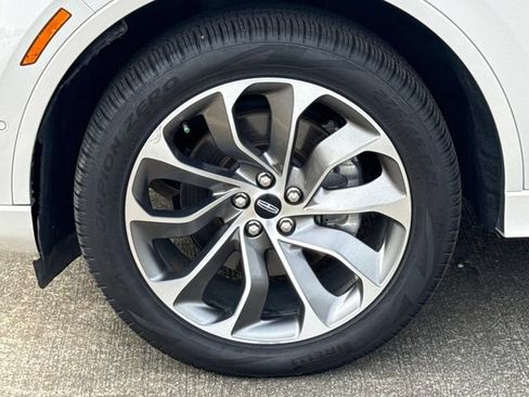 Used 2022 Lincoln Aviator Grand Touring w/ Equipment Group 301A AWD/4WD image 5