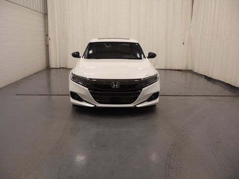 Used 2021 Honda Accord Sport image 3