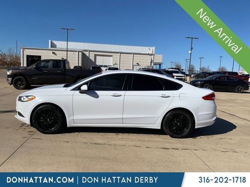 Used 2017 Ford Fusion SE image 8