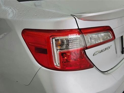 Used 2012 Toyota Camry SE FWD image 50