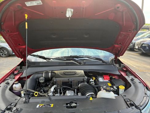 Used 2025 Jeep Compass Trailhawk AWD/4WD image 32