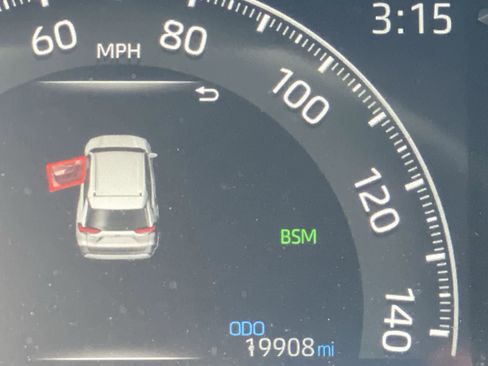 Used 2025 Toyota RAV4 XLE w/ Convenience Package image 34