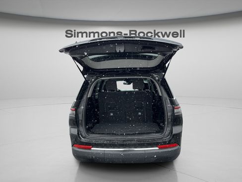 Used 2023 Jeep Grand Cherokee L Laredo image 10