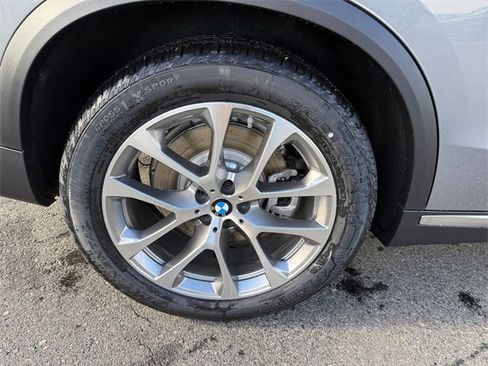 New 2026 BMW X5 xDrive50e w/ Climate Comfort Package image 17