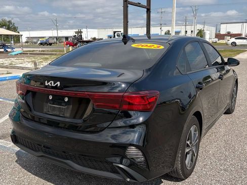 Used 2023 Kia Forte LXS w/ LXS Technology Package image 3