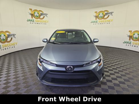 Used 2025 Toyota Corolla LE image 2