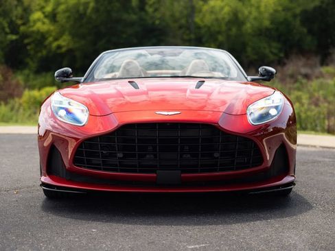 Used 2025 Aston Martin DB12 Convertible RWD image 10