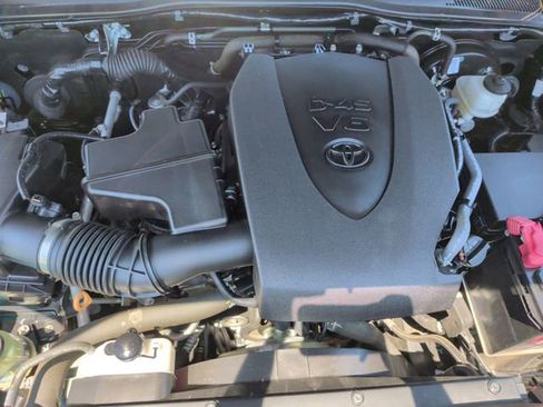 Used 2023 Toyota Tacoma SR5 w/ Technology Package AWD/4WD image 32