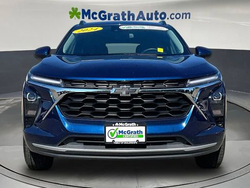 Used 2024 Chevrolet Trax LT w/ Driver Confidence Package FWD image 2