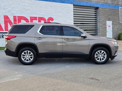 Used 2018 Chevrolet Traverse LT FWD image 8