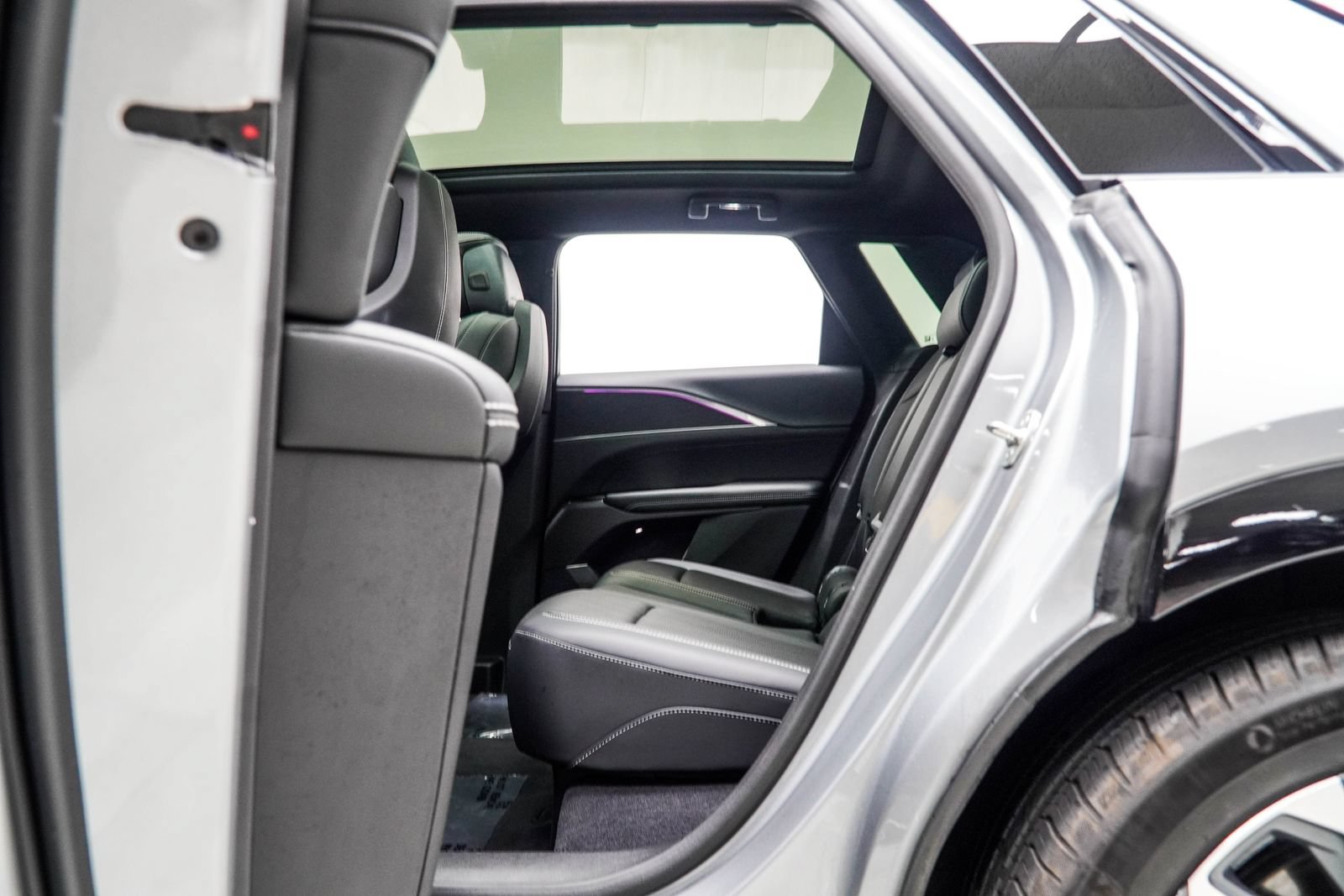 Used 2024 Cadillac Lyriq Sport RWD image 37