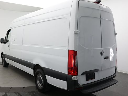 Used 2023 Mercedes-Benz Sprinter 2500 image 5