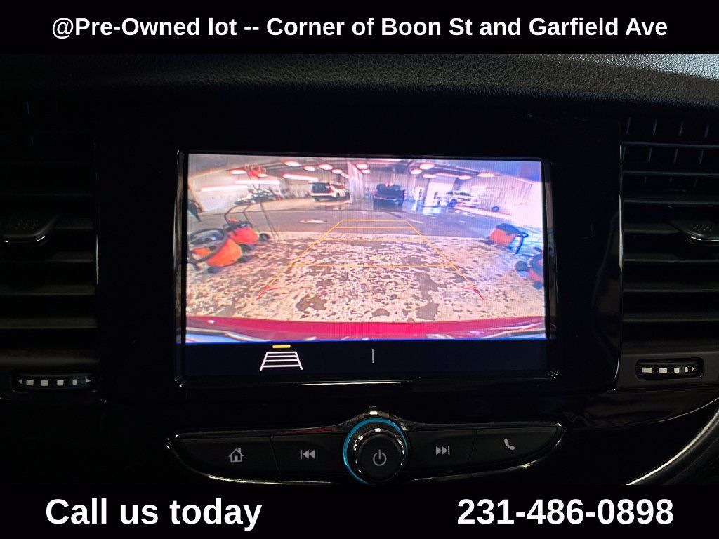 Used 2022 Buick Encore Preferred w/ Safety Package II AWD/4WD image 27