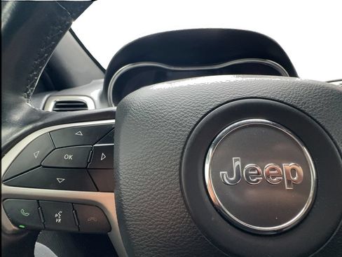 Used 2019 Jeep Grand Cherokee Limited RWD image 39