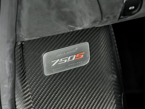 Used 2024 McLaren 750S Spider RWD image 28