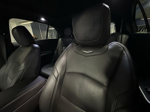 Used 2021 Cadillac XT4 Premium Luxury image 10