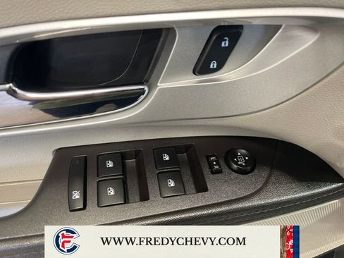 Used 2016 Chevrolet Equinox LT w/ Convenience Package image 12