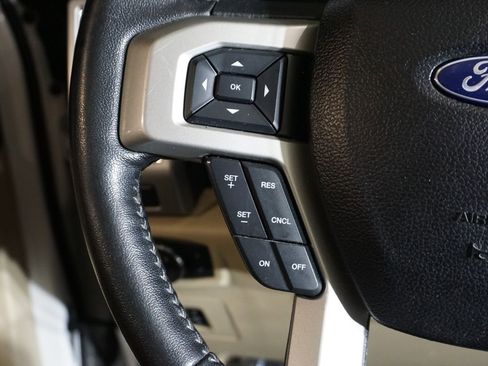 Used 2017 Ford F150 Lariat image 13