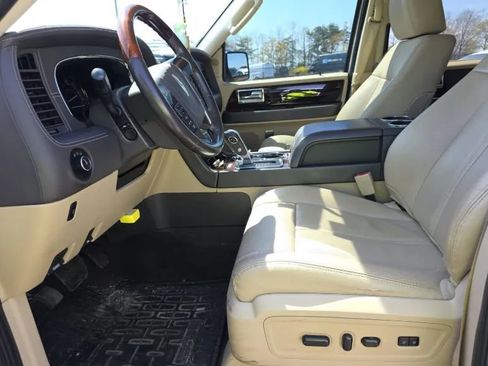 Used 2015 Lincoln Navigator 4WD w/ Equipment Group 101A Reserve image 2