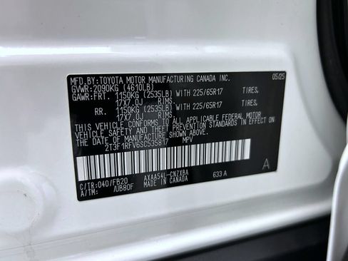 Used 2025 Toyota RAV4 LE AWD/4WD image 25